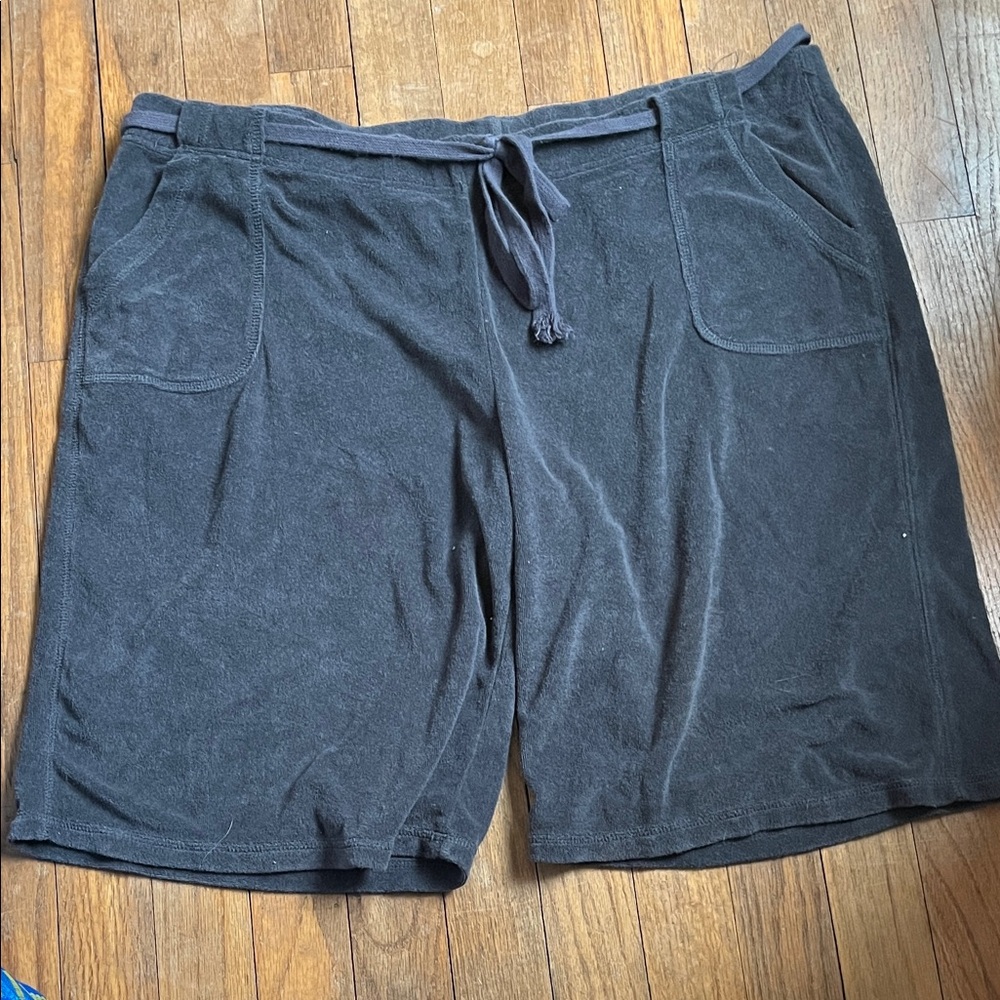 Woman’s gray towel material tie-waist shorts
